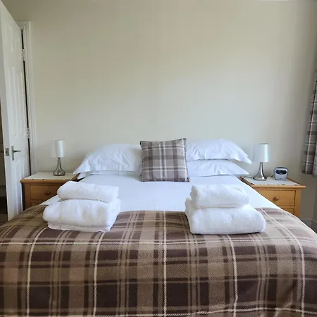 80 Filey Road - 2 Bed First Floor With Sea Views And Parking 公寓 *