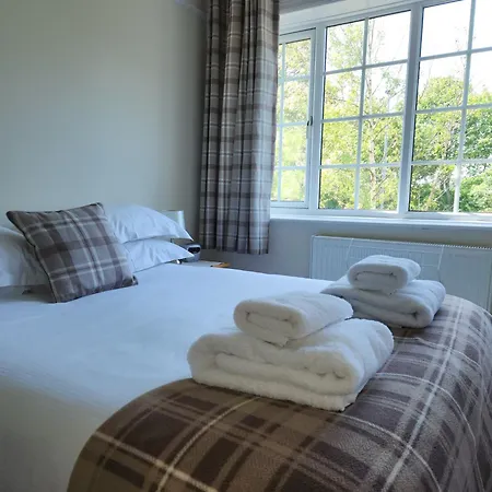 80 Filey Road - 2 Bed First Floor With Sea Views And Parking *