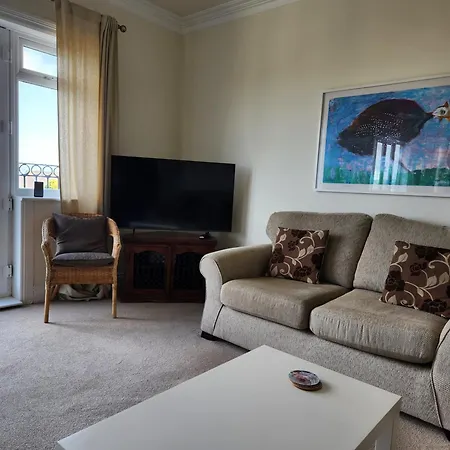 80 Filey Road - 2 Bed First Floor With Sea Views And Parking Appartamento *