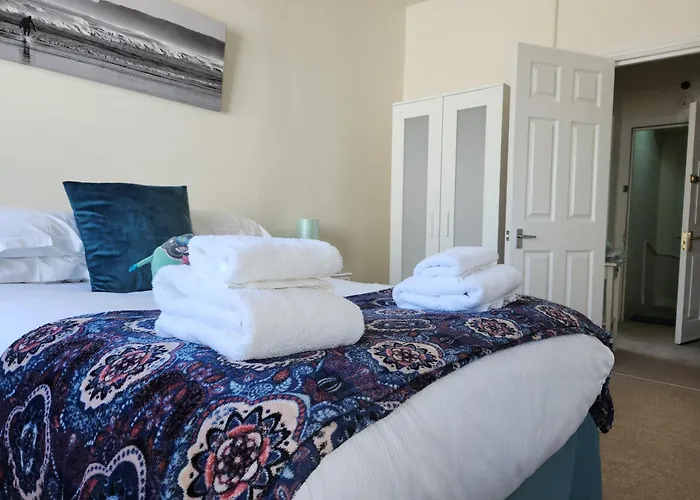 80 Filey Road - 2 Bed First Floor With Sea Views And Parking Scarborough