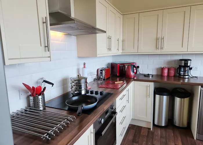 80 Filey Road - 2 Bed First Floor With Sea Views And Parking Apartment Scarborough