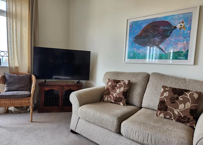 80 Filey Road - 2 Bed First Floor With Sea Views And Parking Apartment