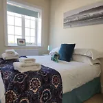 80 Filey Road - 2 Bed First Floor With Sea Views And Parking Lejlighed